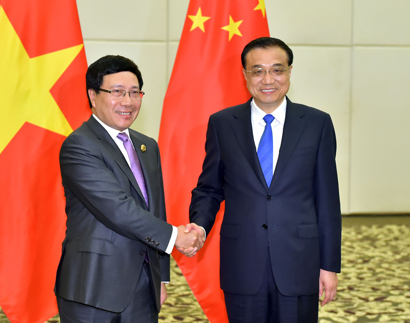 李克強總理23日會見代表越南總理阮晉勇來華出席瀾滄江—湄公河合作首次領導人會議及博鰲亞洲論壇2016年年會的越南副總理范平明。