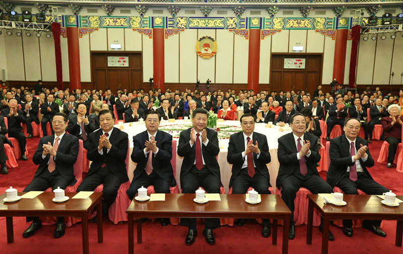 12月31日，全國政協在北京舉行新年茶話會。黨和國家領導人習近平、李克強、張德江、俞正聲、劉雲山、王岐山、張高麗出席茶話會並觀看演出。