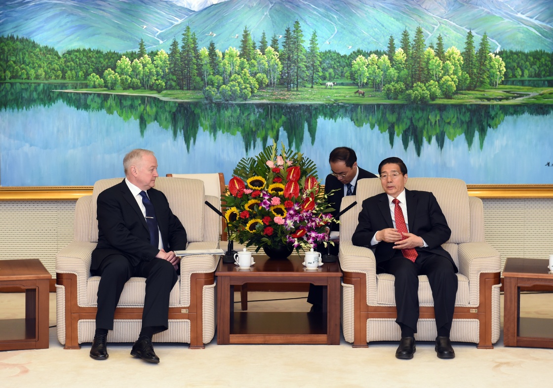 2月5日，中國國務委員、公安部部長郭聲琨在北京會見上海合作組織地區反恐怖機構新任執委會主任西索耶夫。新華社記者 張領 攝