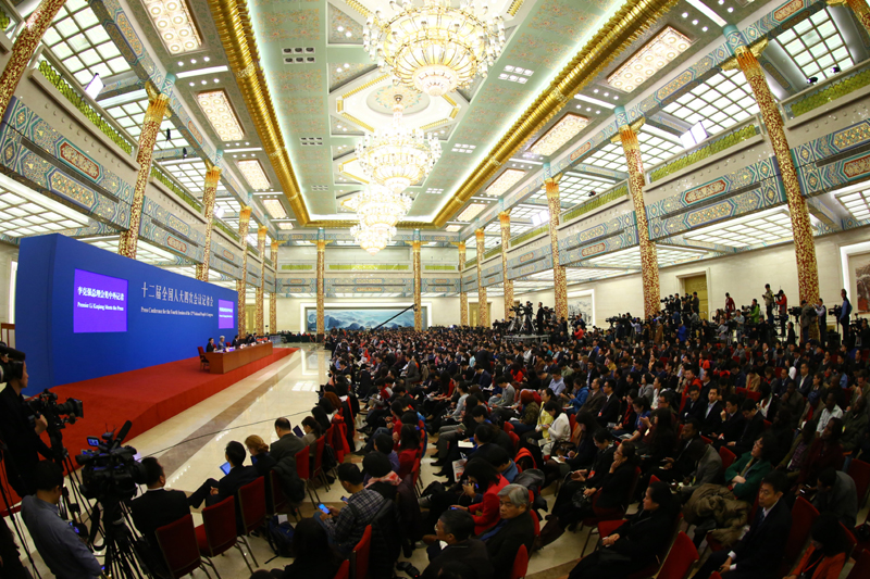 3月16日，國務院總理李克強在北京人民大會堂與中外記者見面，並回答記者提問。新華社記者 丁海濤 攝
