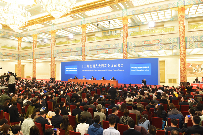 3月16日，國務院總理李克強在北京人民大會堂與中外記者見面，並回答記者提問。新華社記者 楊宗友 攝