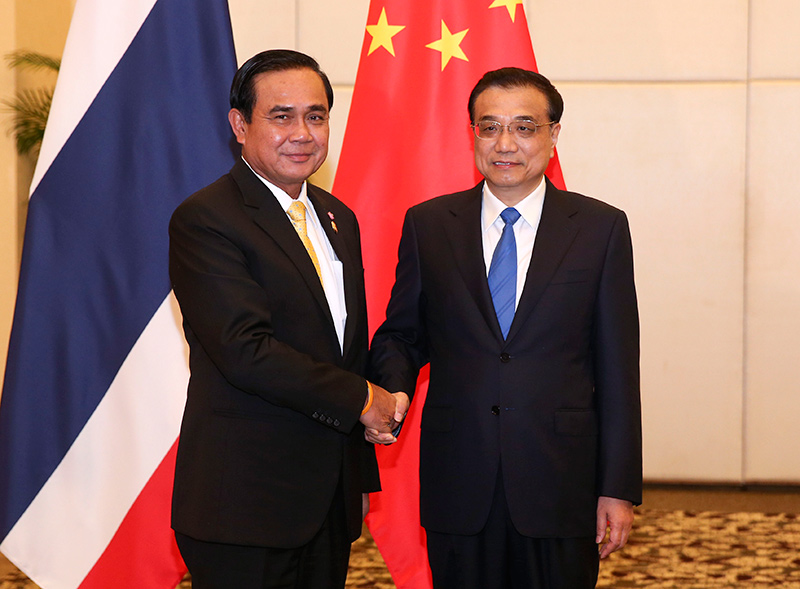 李克強總理23日會見來華出席瀾滄江—湄公河合作首次領導人會議及博鰲亞洲論壇2016年年會的泰國總理巴育。