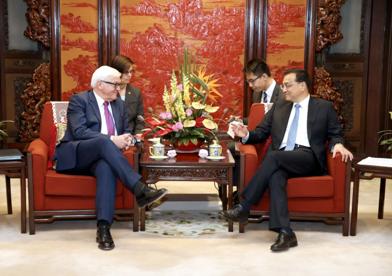 4月8日，國務院總理李克強在北京中南海紫光閣會見來華出席第二輪中德外交與安全戰略對話的德國外長施泰因邁爾。新華社記者 馬佔成 攝