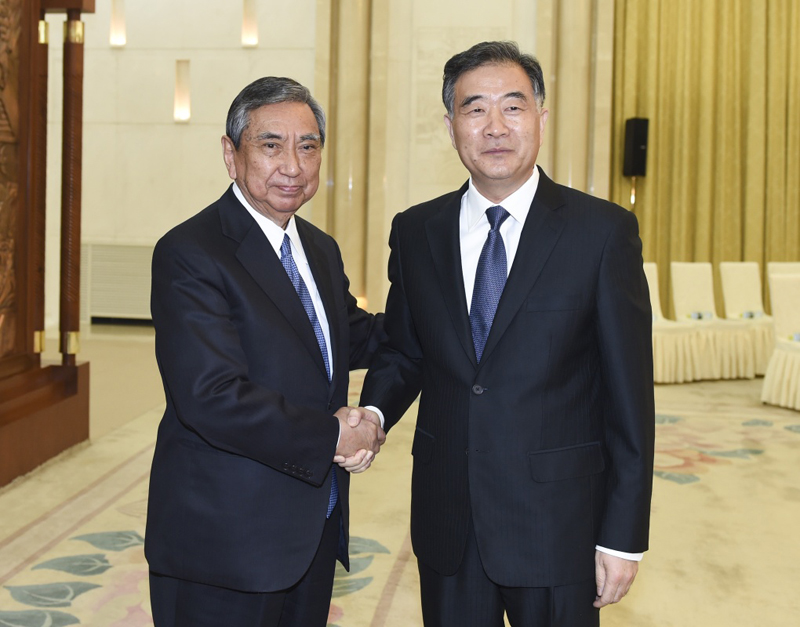 4月12日，國務院副總理汪洋在北京人民大會堂會見日本前眾議長河野洋平率領的日本國際貿易促進協會訪華團。