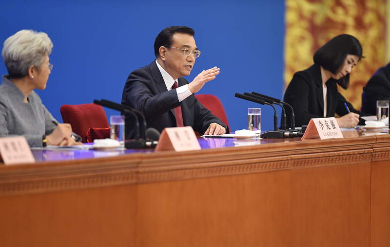 3月16日，國務院總理李克強在北京人民大會堂與中外記者見面，並回答記者提問。